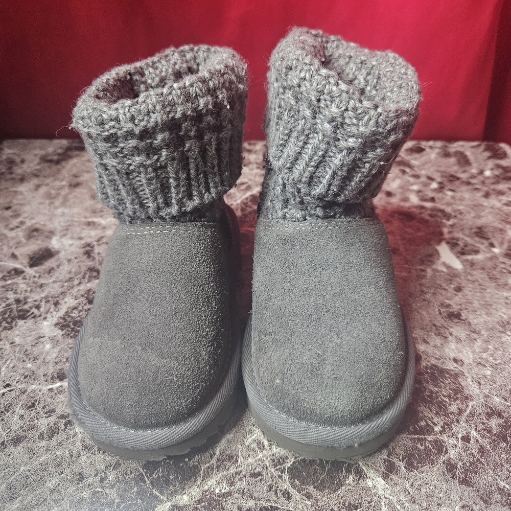 UGG Girls Classic Solene Mini Boot size 7 - Picture 3 of 7
